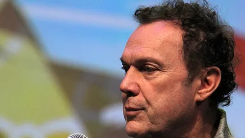 JULIEN LEPERS S’EMPORTE LORS D’UNE INTERVIEW